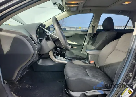 2012 Toyota Corolla Base z USA, uszkodzony, nr VIN 2T1BU4EE6CC880124